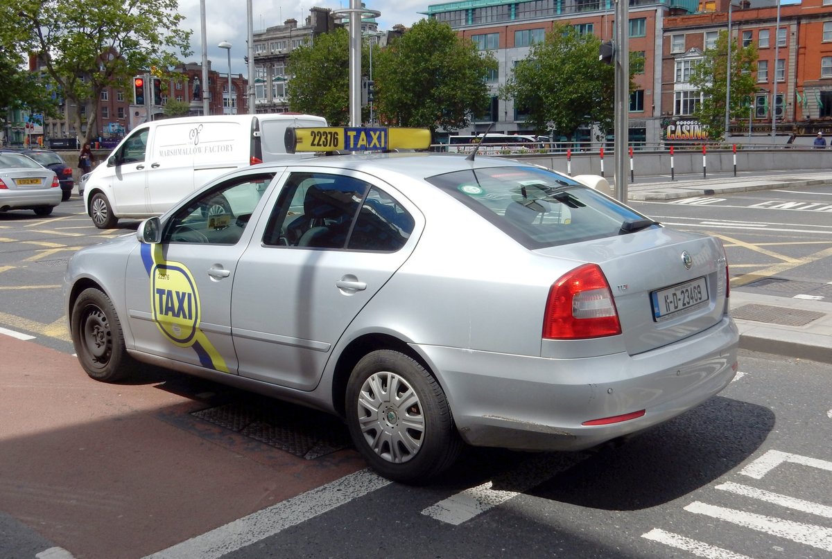 Skoda Octavia I als Taxi am 03.06.17 in Dublin
