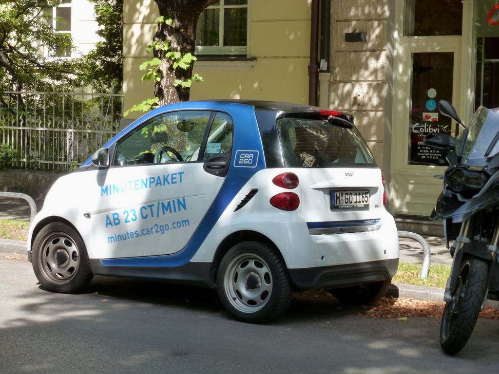 SMART for two  (A 451 2. Facelift) weiß blau CAR2GO MINUTENPAKET  München 27,08,2015
