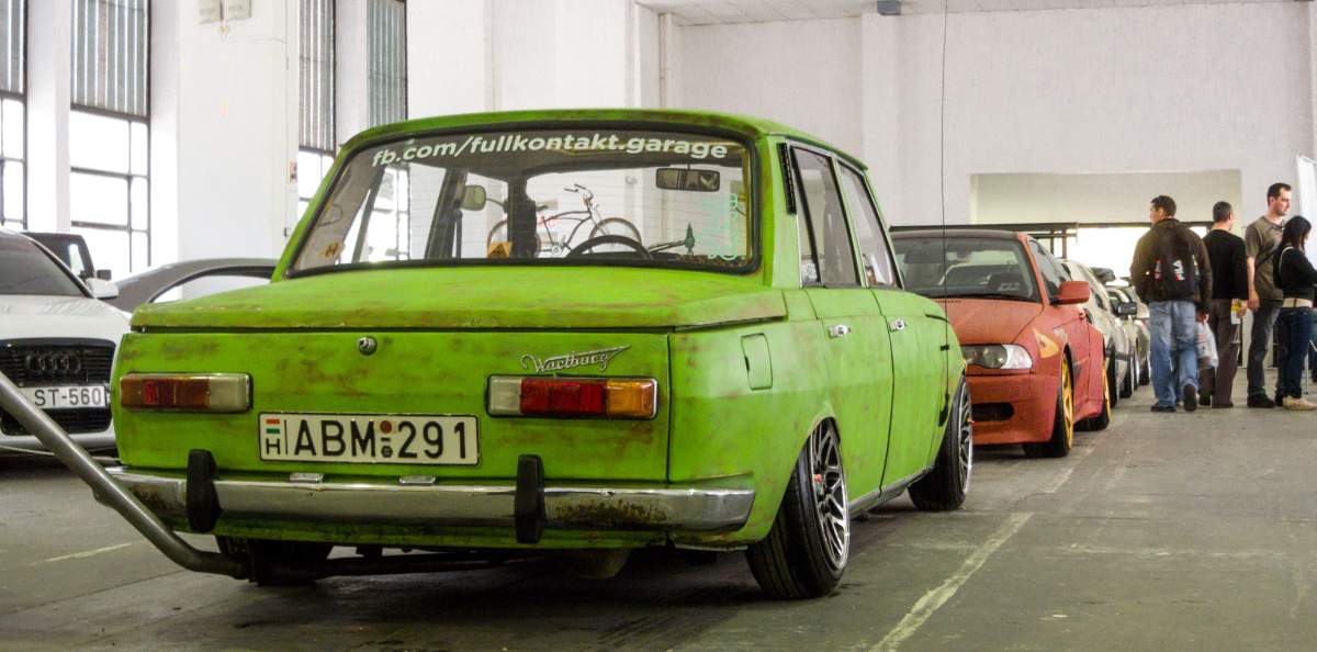 Stark getunter Wartburg W353 von  Fullkontakt Garage  (rückansicht), gesehen auf dem Auto motor und Tuning Show, März 2014.
