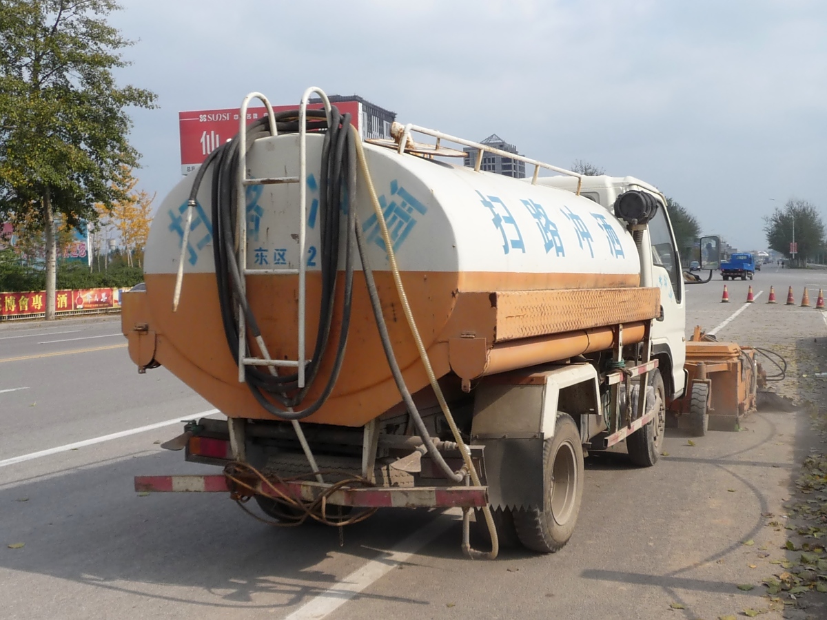 Straenreinigungsfahrzeug in Shouguang, 6.11.11