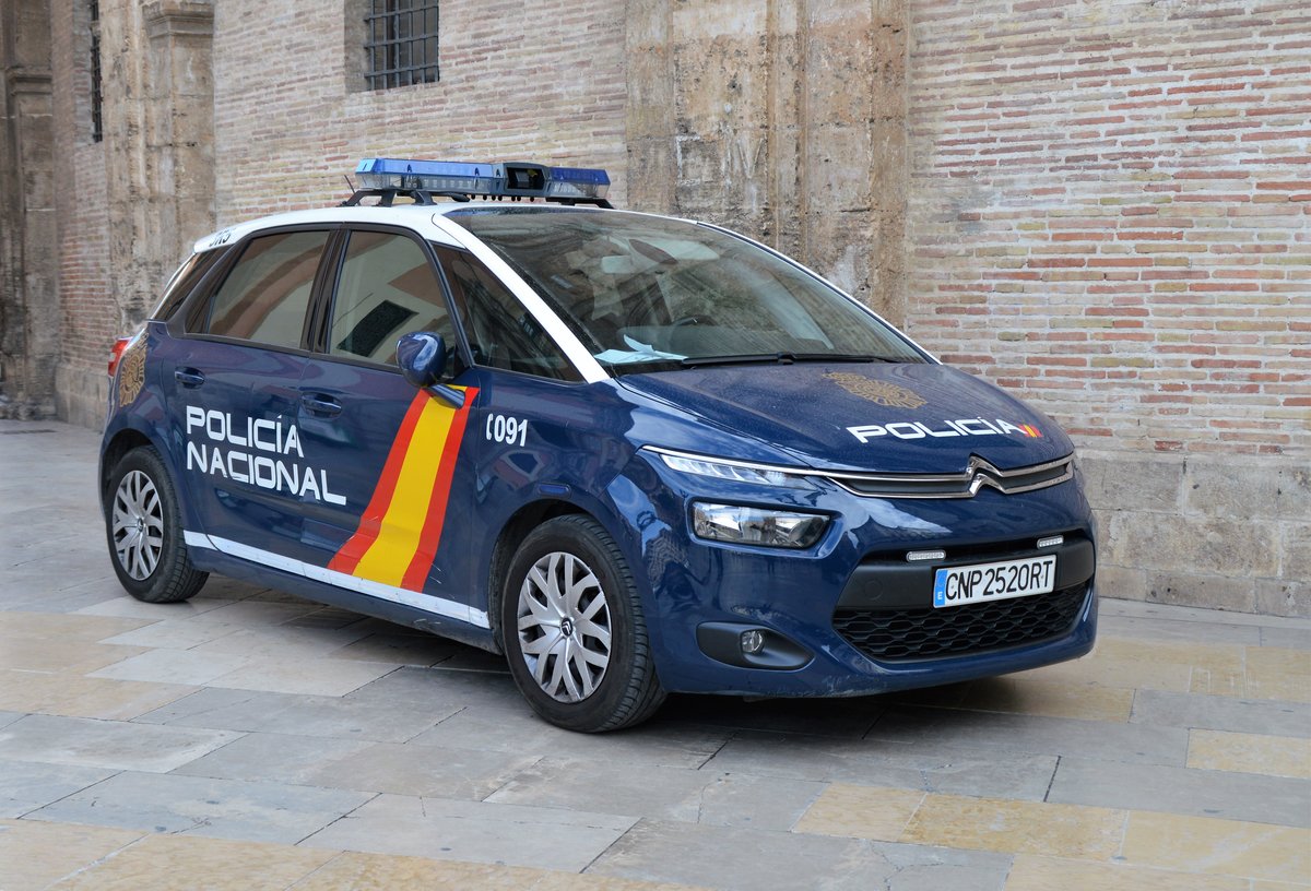 Streifenwagen der Policia Nacional am 18.12.2017 im Stadtzentrum Valencia