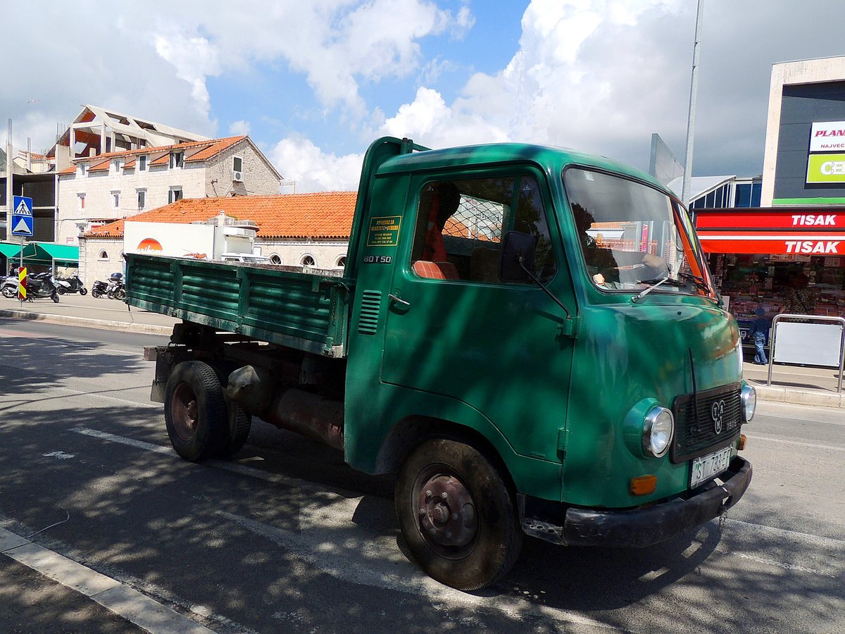TAM-80T50 ist in Trogir(Kroatien) unterwegs;130423
