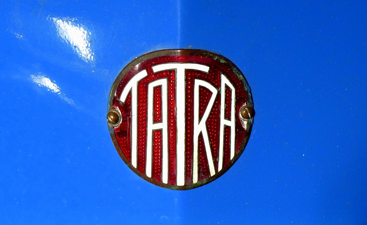 TATRA, Logo am Khler eines Oldtimer-PKW von 1932, die bekannte tschechische Firma baute PKW und LKW, Mai 2016