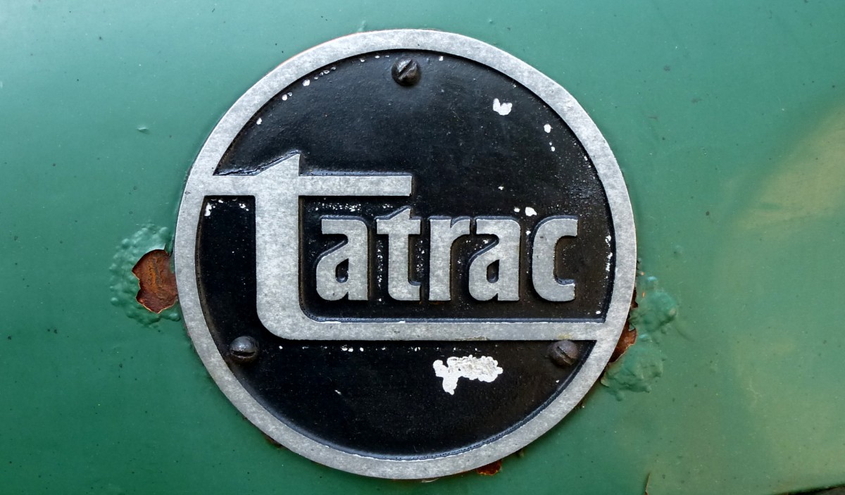 tatrac, Schriftzug an einem Oldtimer-Traktor der Bayrischen Traktoren Gesellschaft (BTG) 
