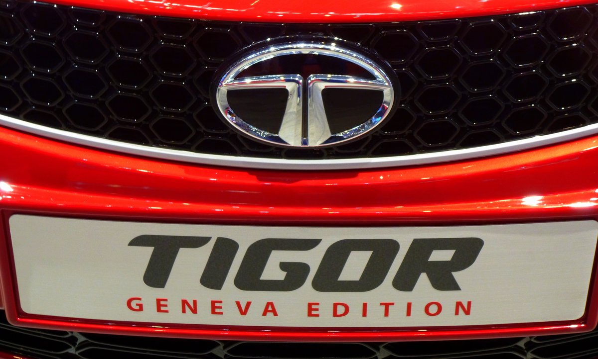 TIGOR, Khleremblem an einem PKW der indischen Automarke Tata, Aug.2017