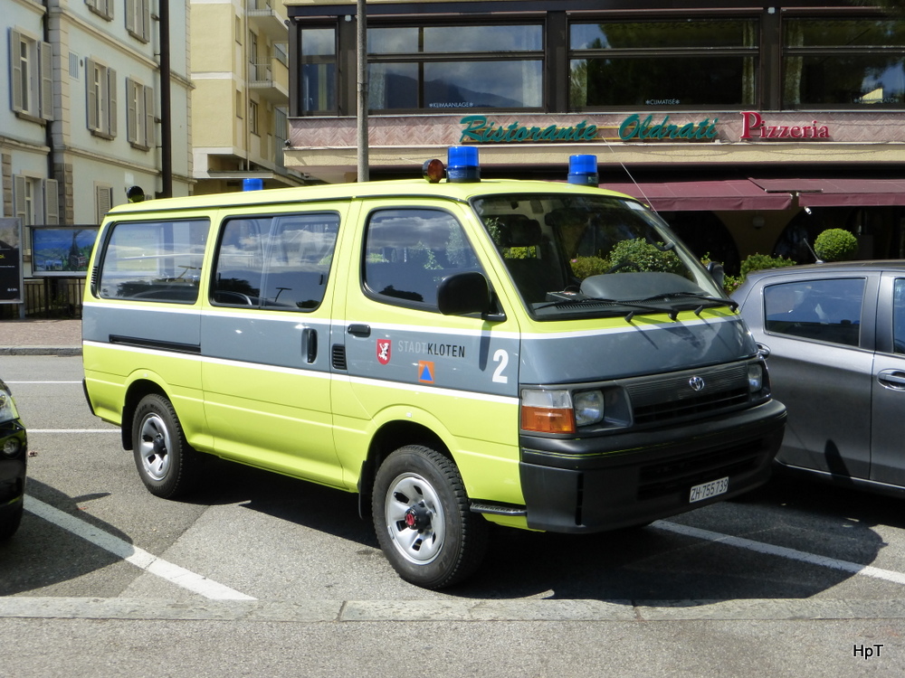 Toyota Kleinbus in Locarno am 23.08.2014