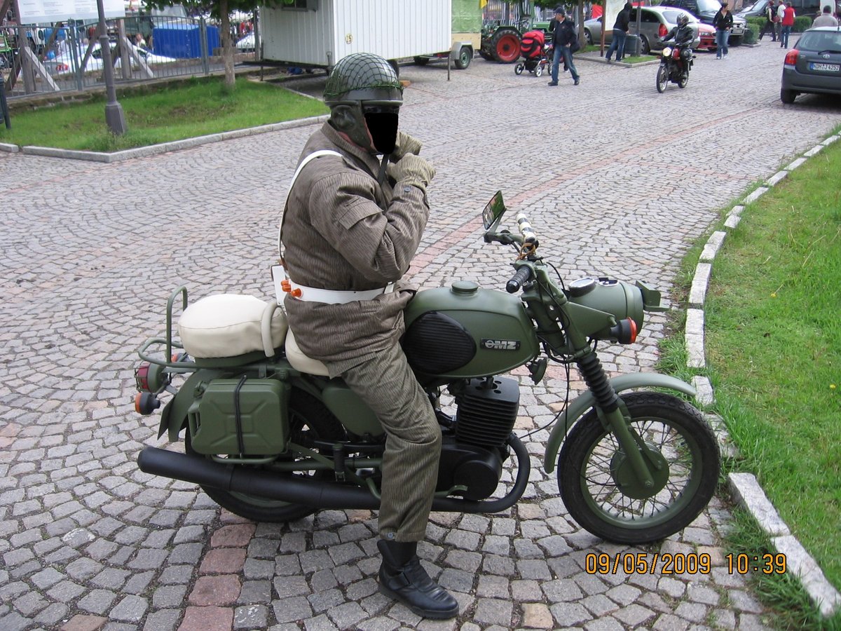 TS 250 Militärausführung NVA und Grenztruppen der DDR Bild habe ich am 09.05.2009 in Heringen gemacht.
