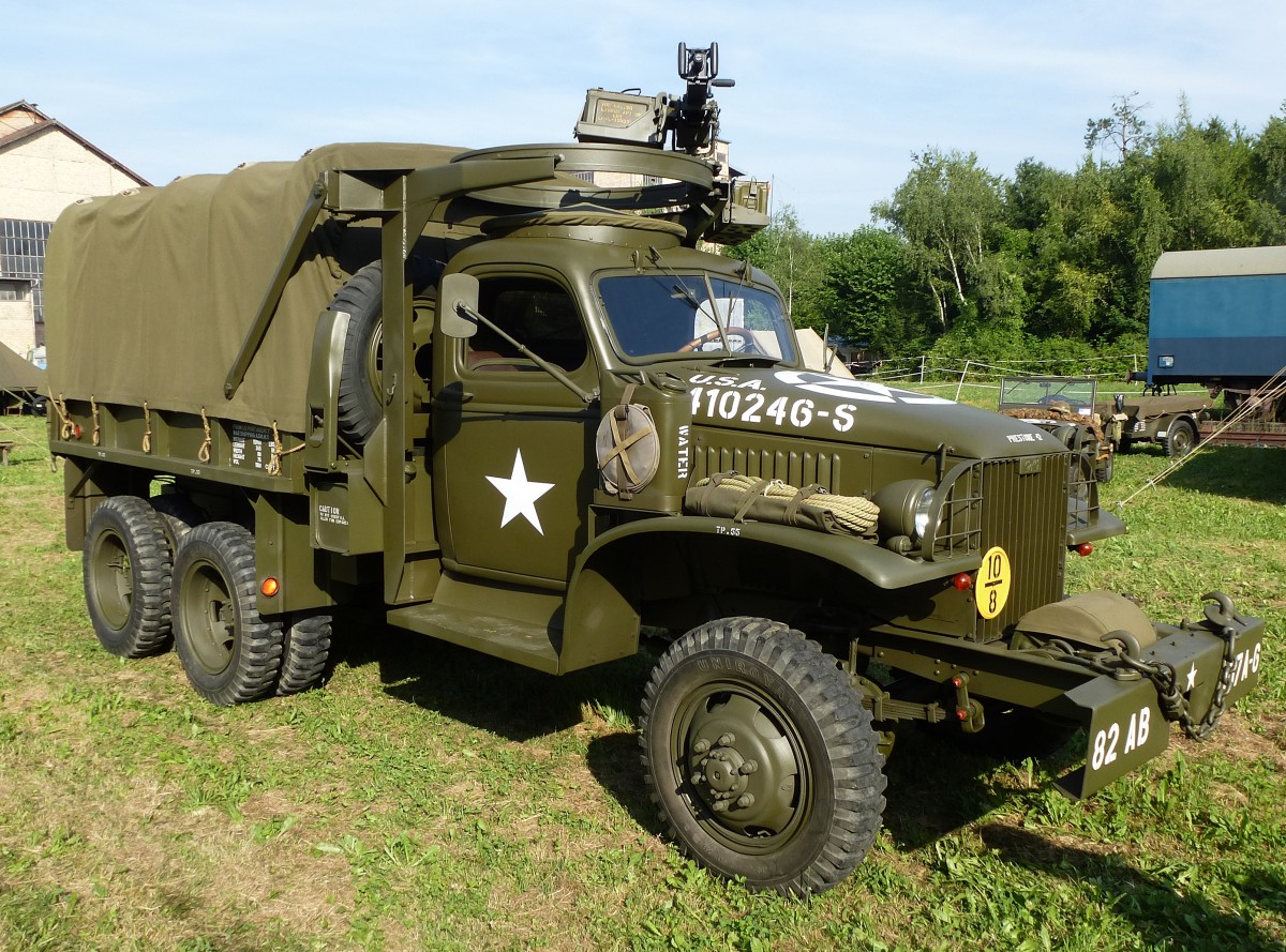US-amerikanischer Militr-LKW der Firma GMC beim 6.Int.Militfahrzeugtreffen im Schweizerischen Militrmuseum Full, Juli 2015