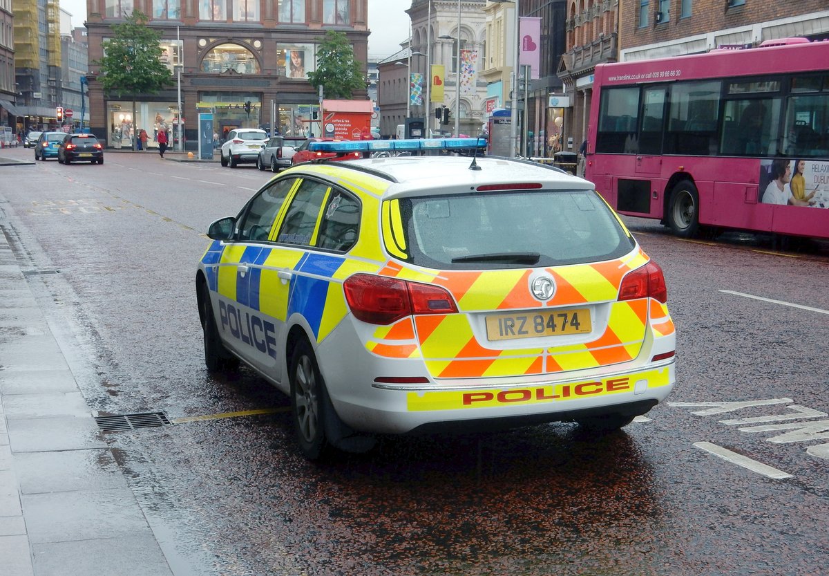 VAUXHALL Astra Polizeifahrzeug der nordirischen Polizei am 01.06.17 in Belfast.