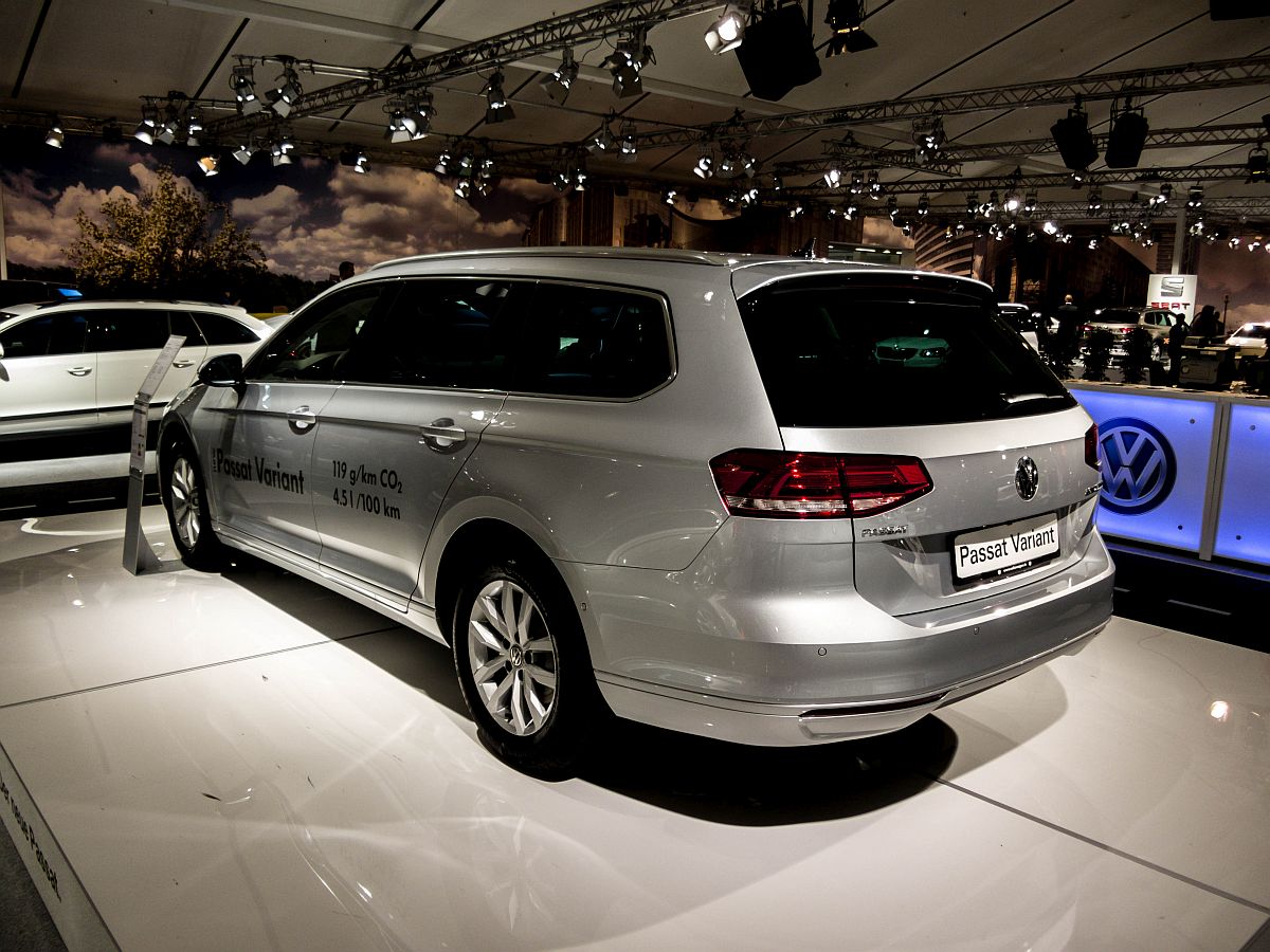 Volkswagen Passat Variant B8 (Rückansicht, 2014-er Modelljahr), gesehen auf dem Auto Zürich 2014