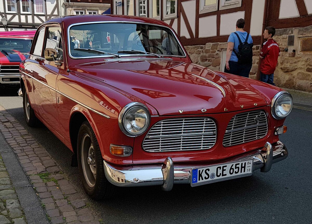 =Volvo 131, ausgestellt bei der Oldtimerveranstaltung in Spangenberg im Mai 2023