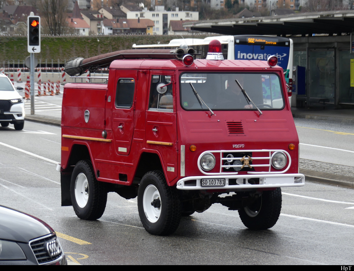 Volvo L 3314 PU 4x4 Kleiner Feuerwehrwagen unterwegs in Olten am 30.12.2021