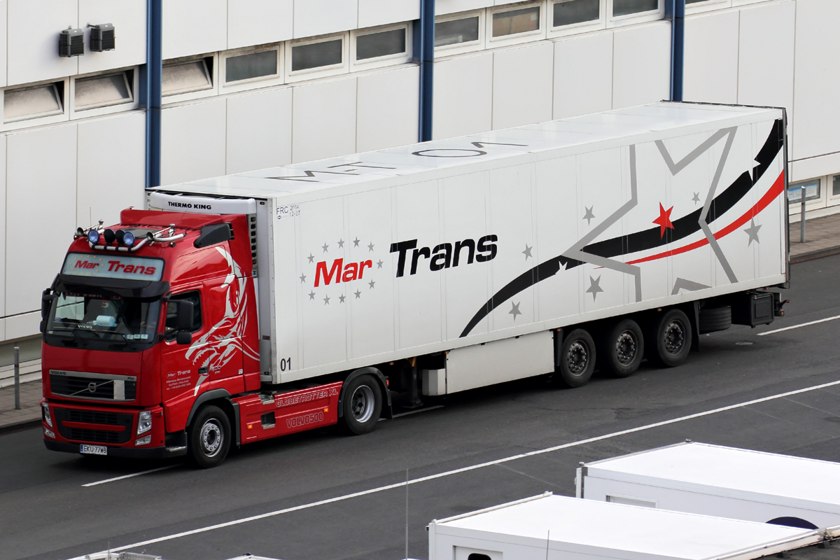 Volvo LKW der Firma Mar Trans am Flughafen Düsseldorf 5.7.2014