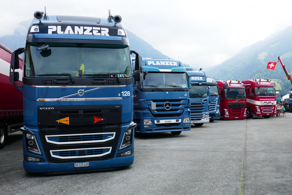 Volvo, MB und Scania von Planzer am Trucker Festival in Interlaken.