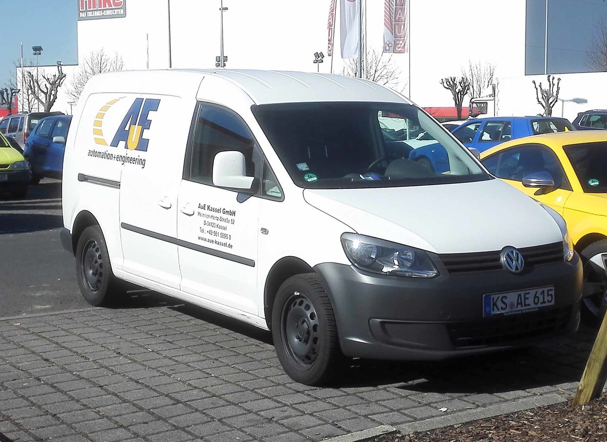 =VW Caddy steht auf einem Parkplatz im Kassel im März 2017