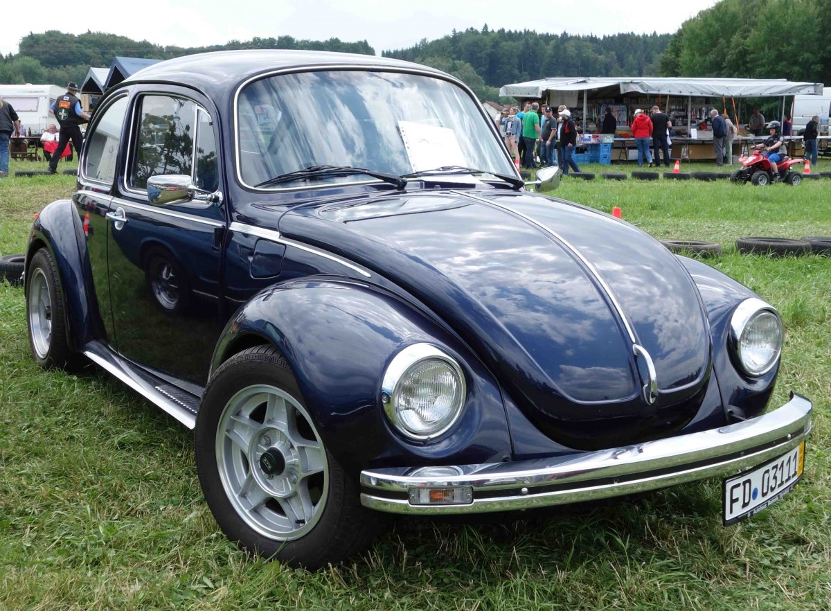 VW Käfer ausgestellt beim Oldtimertreffen an der Ebersburg im Juni 2014