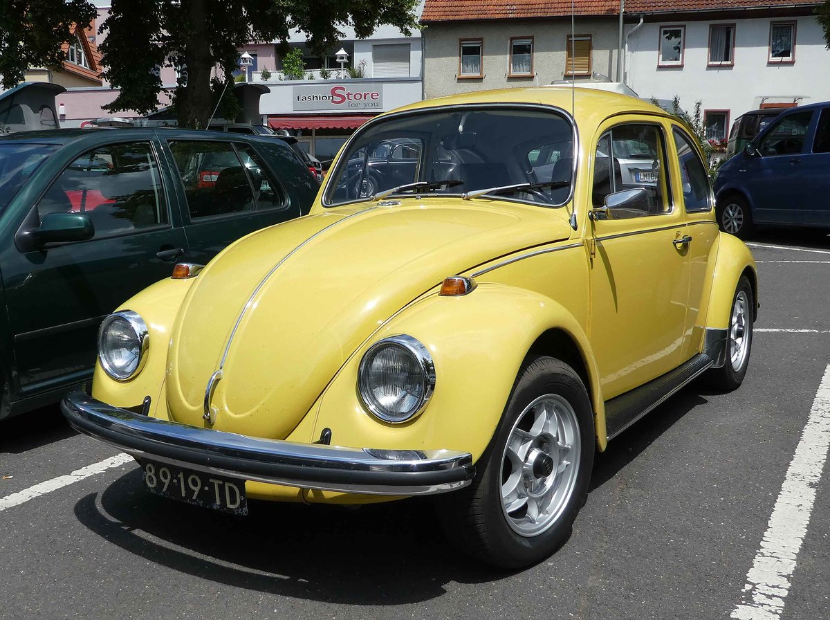 =VW Käfer steht in Bad Camberg im Juni 2019