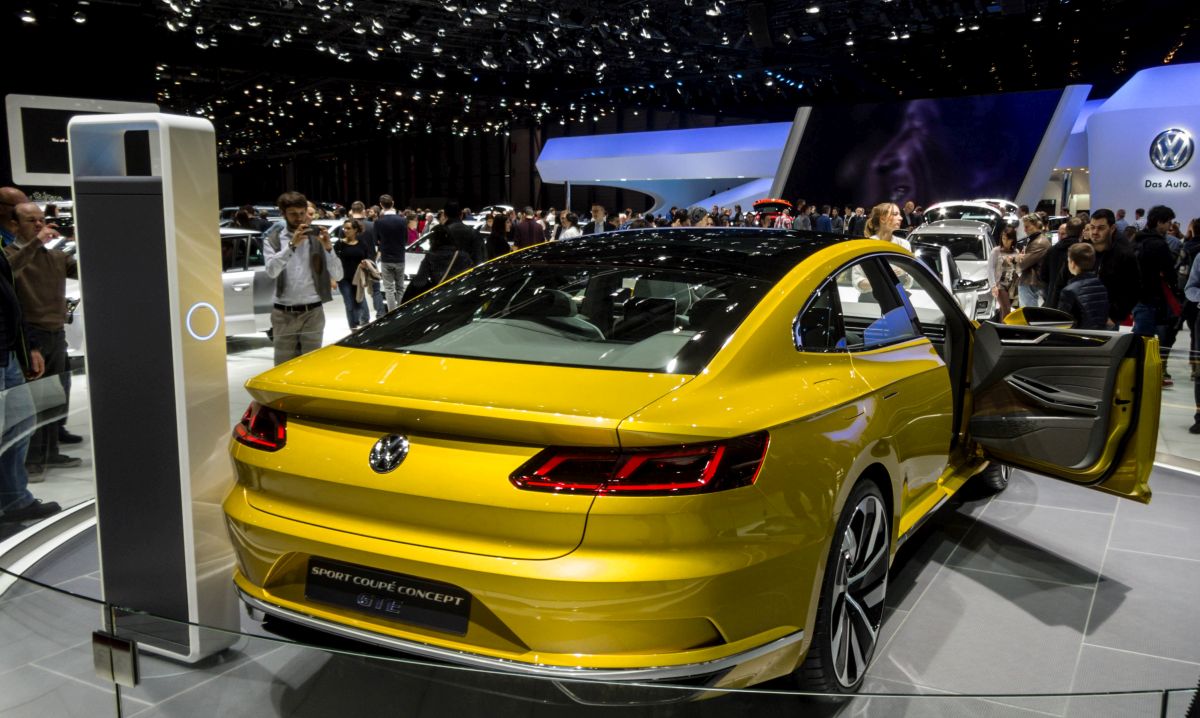 VW Sport Coupé Concept GTE (Rückansicht). Aufnahme: Autosalon Genf 2015