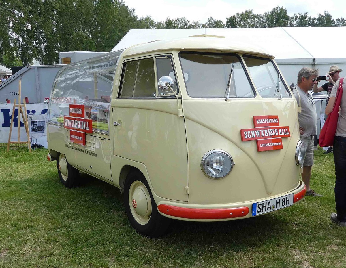 =VW T 1  Schneewittchensarg , ein Werbefahrzeug von Schwäbisch Hall aus dem Jahr 1959, steht auf dem Ausstellungsgelände in Bad Camberg anl. LOTTERMANN-Bullitreffen im Juni 2019