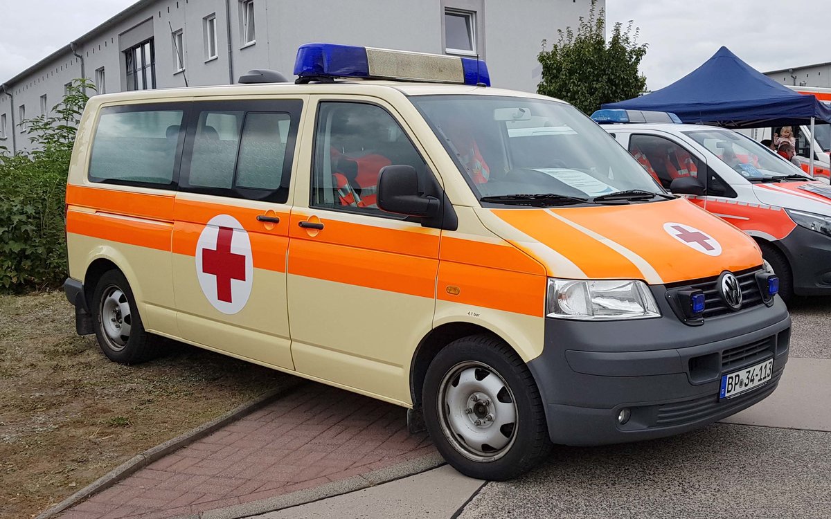 =VW T 5 als Sanitätsfahrzeug der Bundespolizei, ausgestellt beim Tag der offenen Tür anl. 60 Jahre Bundespolizei Standort Hünfeld im September 2019