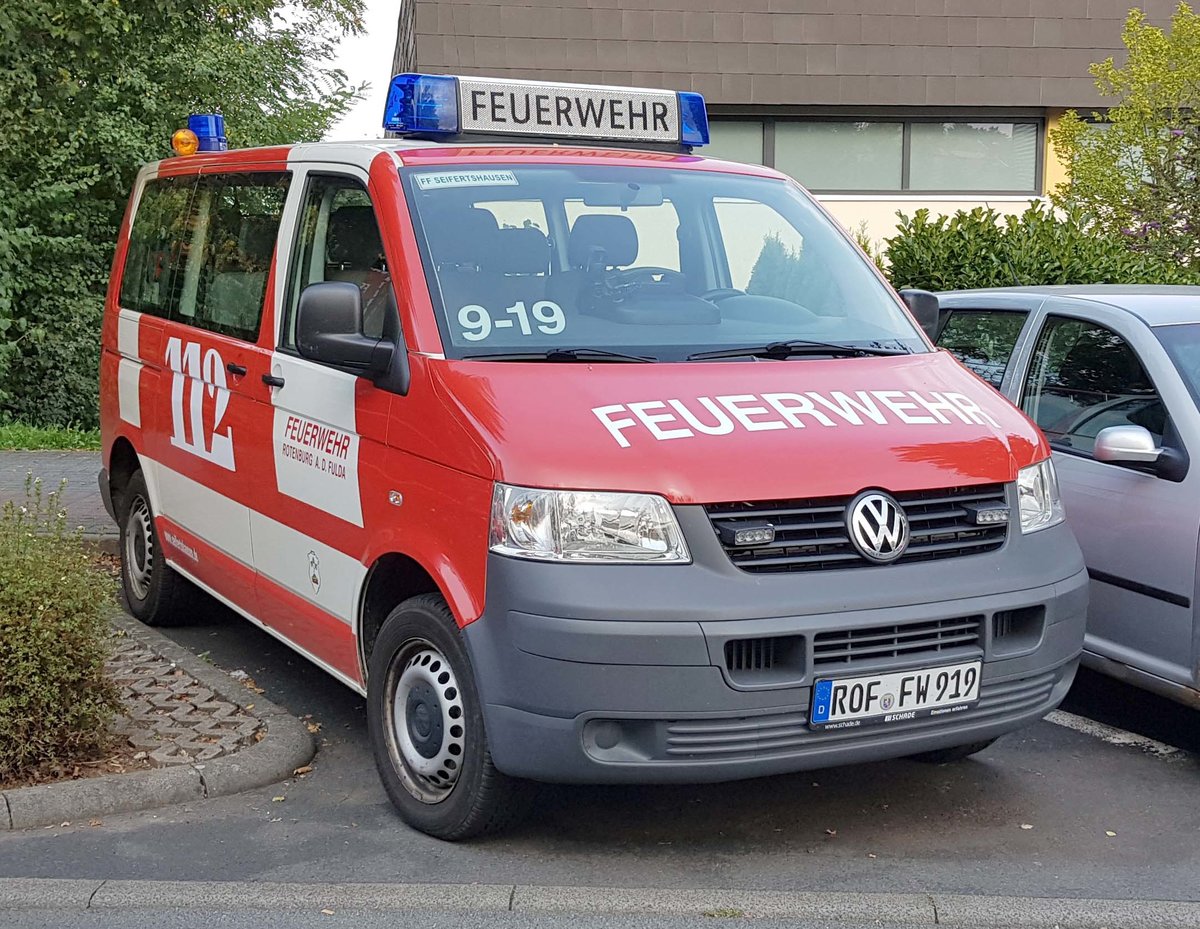 =VW T 5 der Feuerwehr ROTENBURG a. d. Fulda steht in Hünfeld anl. der Hessischen Feuerwehrleistungsübung 2019, 09-2019