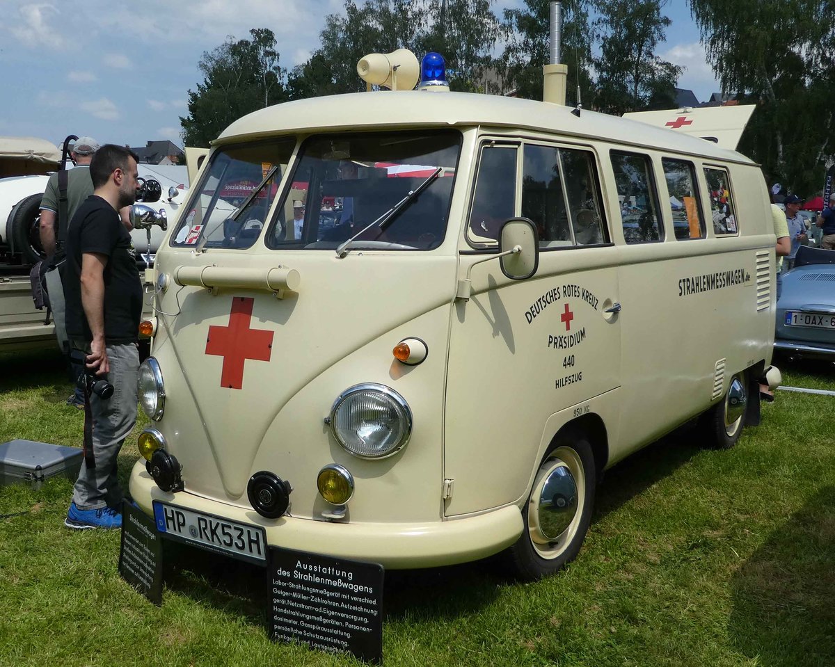 =VW T1, ehemaliges Strahlenmeßfahrzeug des DRK, präsentiert auf dem Ausstellungsgelände in Bad Camberg anl. LOTTERMANN-Bullitreffen im Juni 2019