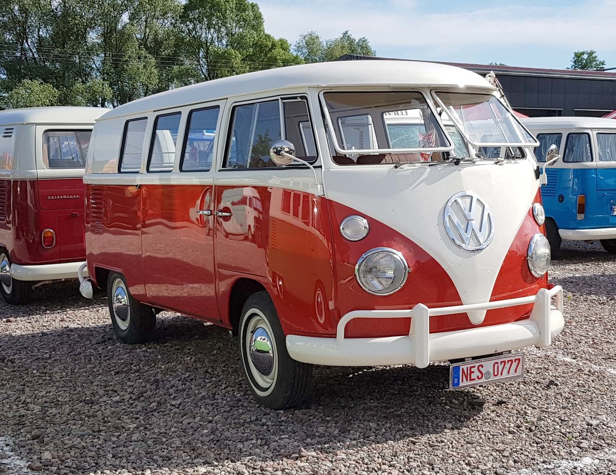 =VW T1 steht beim Bullitreffen in Ostheim/Rhön im Juni 2019