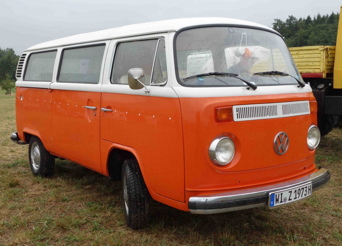 VW T2, gesehen beim Seitzenhahner Oldtimertag im August 2015