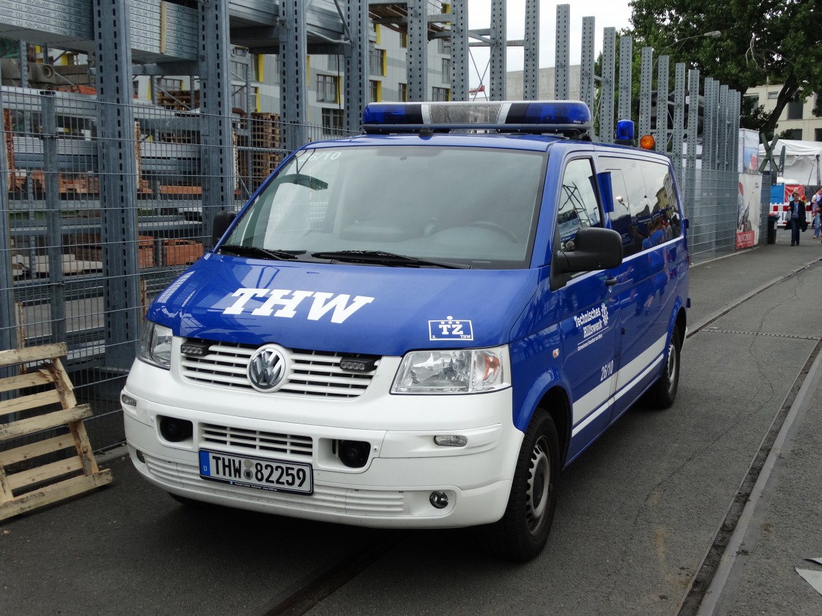 VW T4 des THW am 28.06.14 in Frankfurt beim Osthafen Festival 2014