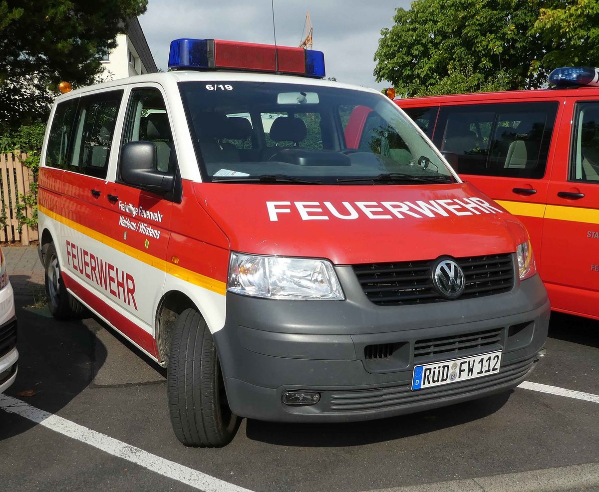 =VW T5 als MTW der Feuerwehr WALDEMS / WÜSTEMS steht in Hünfeld anl. der Hessischen Feuerwehrleistungsübung 2019, 09-2019