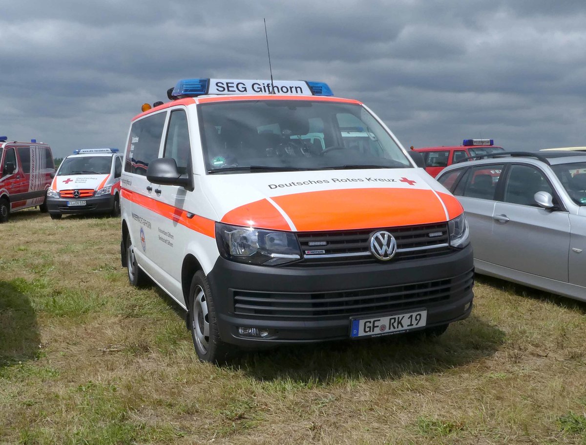 =VW T6 des DRK Wasserwacht GIFHORN, steht auf dem Besucherparkplatz der Rettmobil 2019 in Fulda, 05-2019