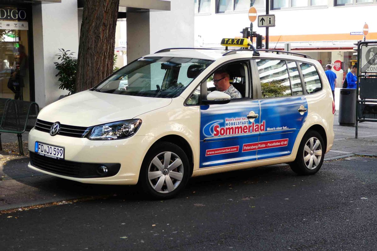 =VW Touran als Taxi in Fulda, September 2016