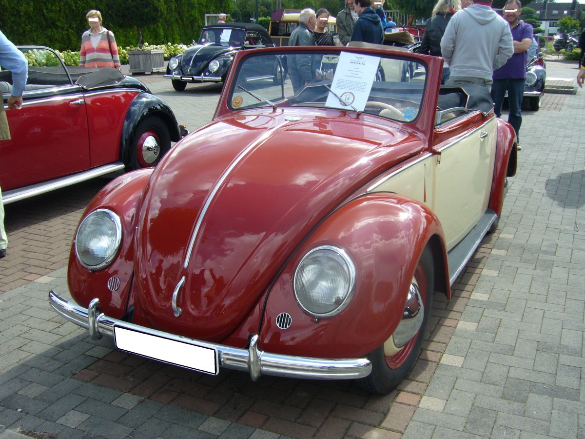 VW Typ 14A -Hebmüller Cabriolet-. 1949 - 1950. Hier wurde Werknummer 201 von 696 gebauten Typ 14A abgelichtet. Der 4-Zylinderboxermotor mit 1131 cm³ Hubraum leistet 25 PS. Hebmüllertreffen am 24.08.2014 in Meerbusch.