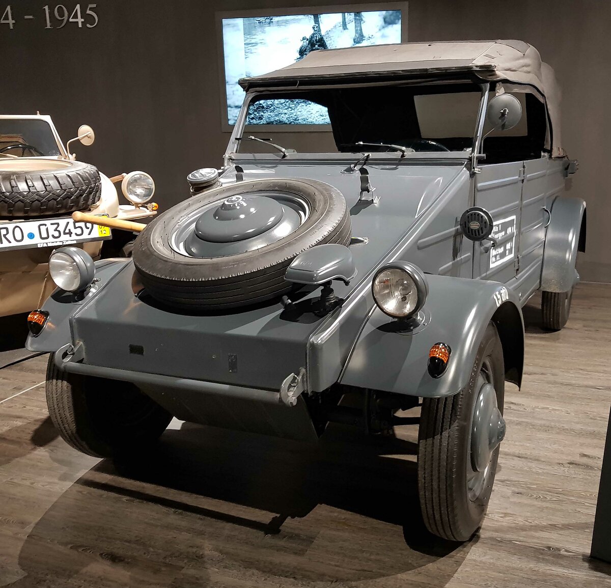 =VW Typ 82, Bauzeit 1940 - 1945,  1131 ccm, 25 PS, 80 km/h, ausgestellt im EFA Museum in Amerang, 06-2022