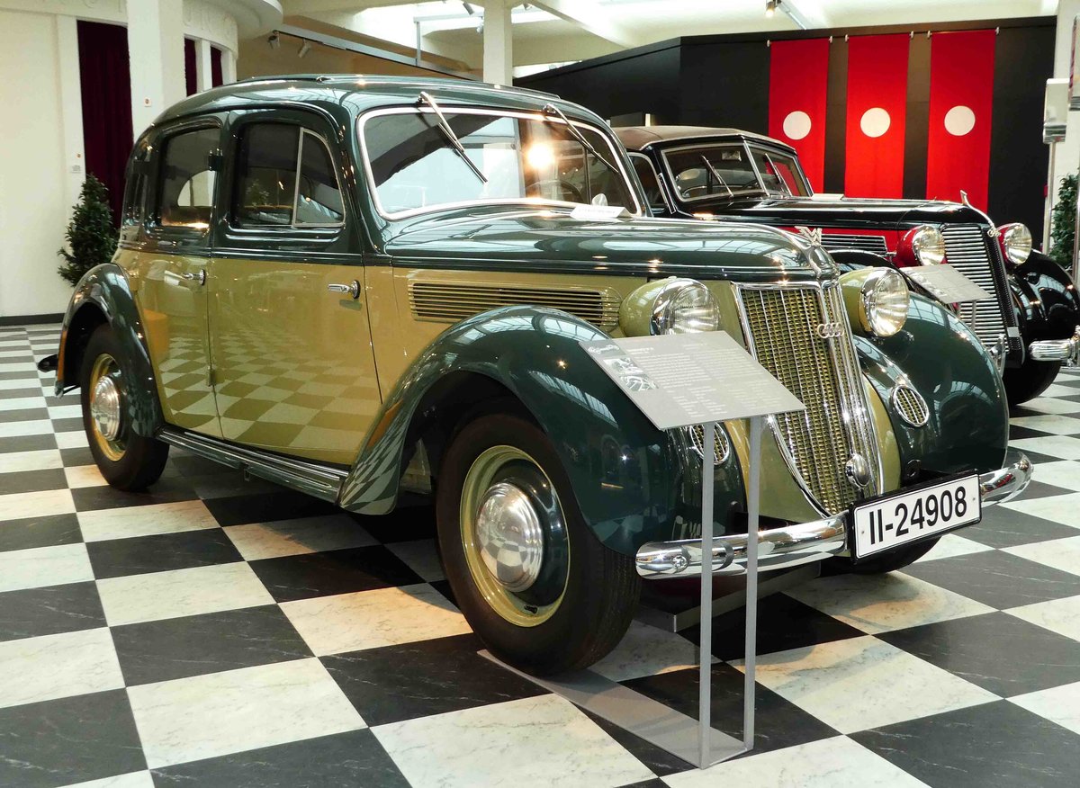 =Wanderer W24, Bj. 1937, 2800 ccm, 42 PS, gesehen im August Horch Museum Zwickau, Juli 2016. Das war das am häufigsten gebaute Wanderer-Automobil