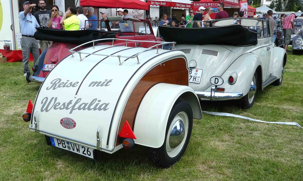 =Westfalia-Anhänger mit Käfer-Cabrio, steht auf dem Ausstellungsgelände in Bad Camberg anl. LOTTERMANN-Bullitreffen im Juni 2019