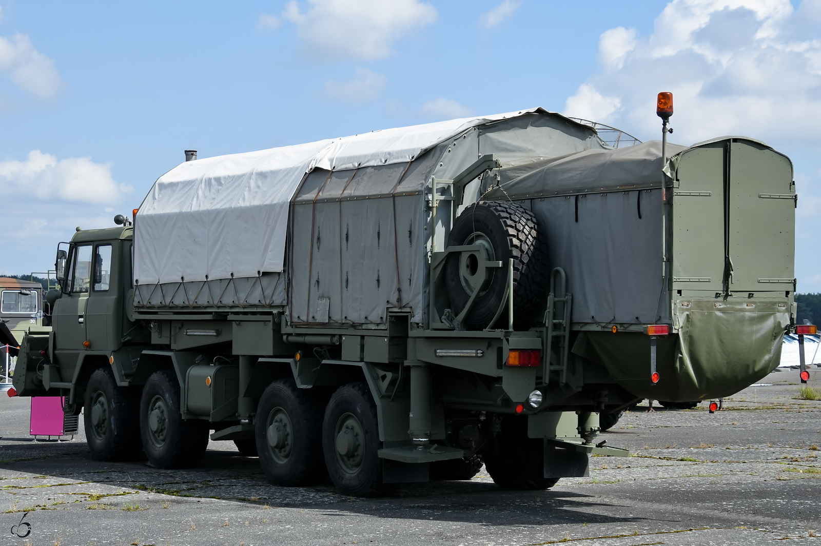 Das 1989 in der NVA eingeführte passive Radarsystem KRTP-86 TAMARA bestand aus sieben Tatra-Fahrzeugen vom Typ 815 und war nach der Wenden bis 2010 auch in der Bundeswehr im Einsatz. (Militärhistorisches Museum der Bundeswehr am Flugplatz Berlin-Gatow, August 2023)