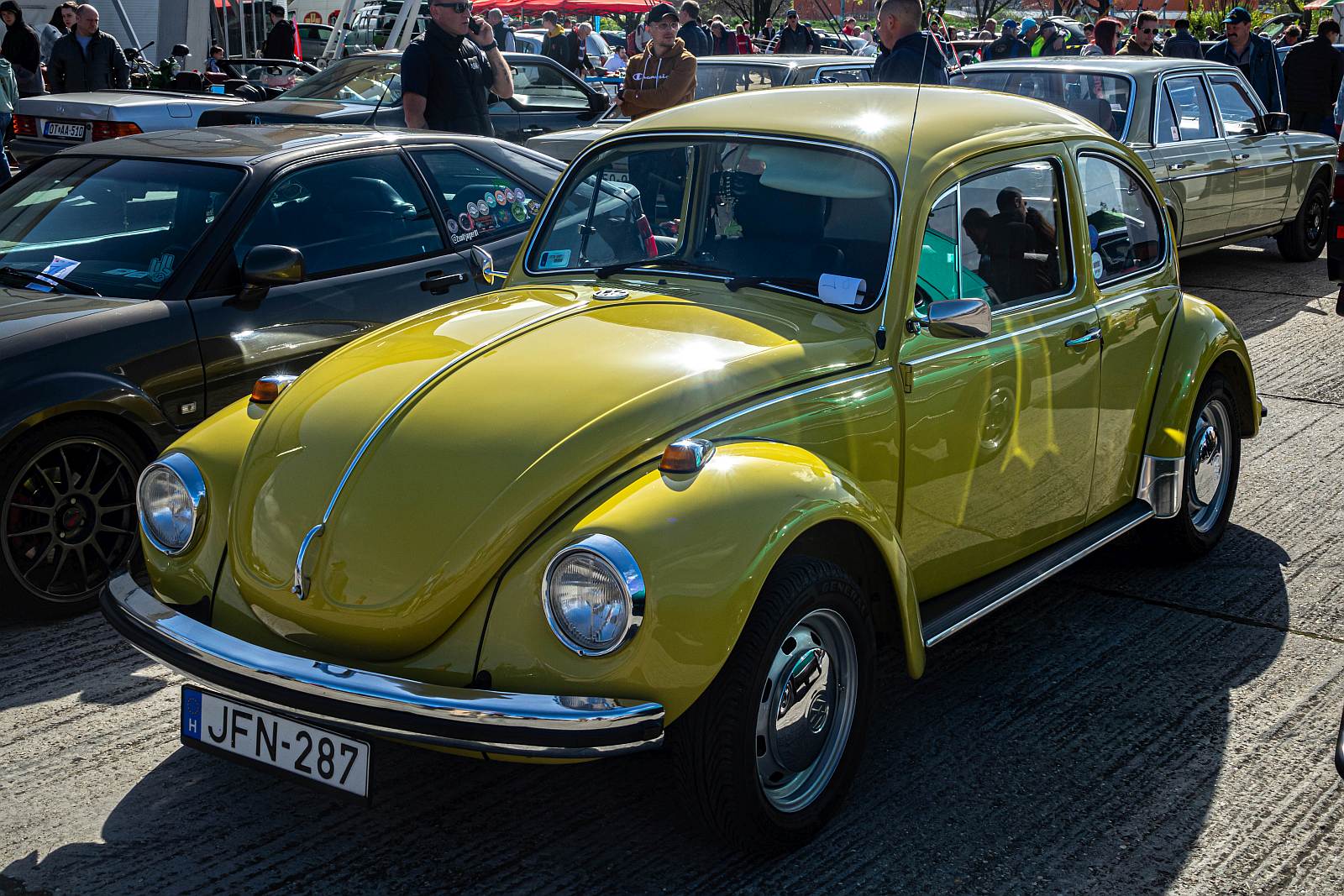 Hier ist ein 1971er VW Käfer zu sehen. Die Aufnahme stammt von 03.2024.