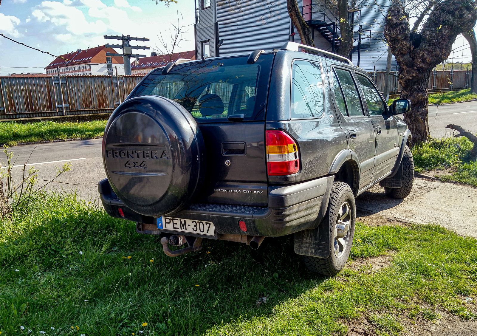 Rückansicht: Opel Frontera. Foto: April, 2021.