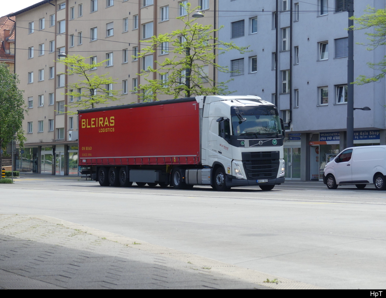 Volvo Sattelschlepper unterwegs in Kreuzlingen am 25.05.2023