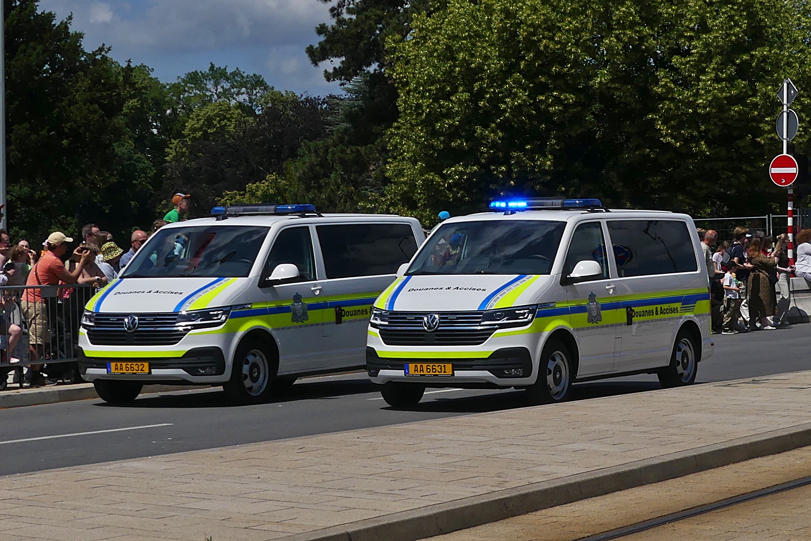 VW T6 Transporter, des Luxemburgischen Zoll, waren bei der Militärparade in der Stadt Luxemburg zu sehen. 23.06.2023