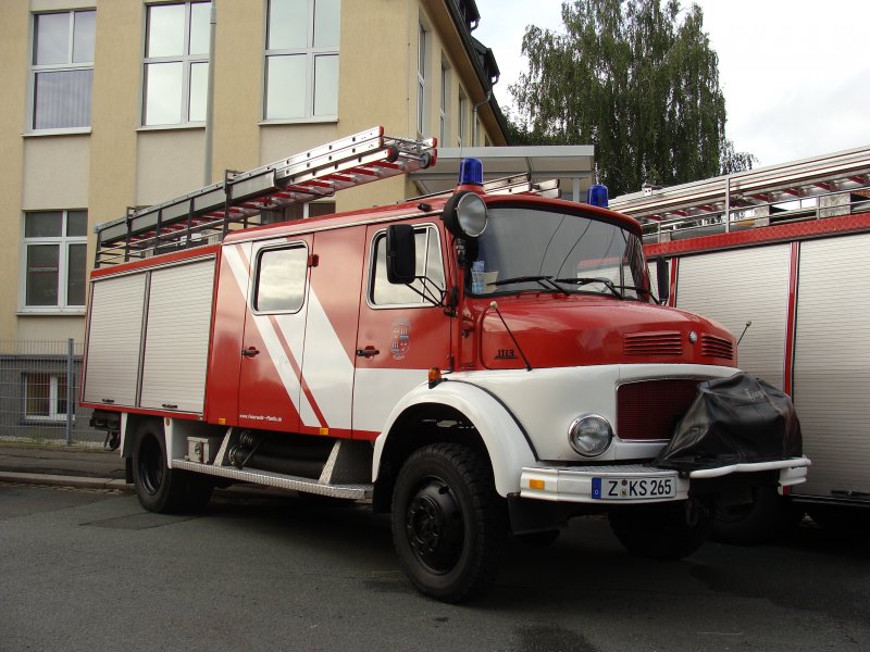 125 Jahre Freiwillige Feuerwehr Planitz (Zwickau). Ausgestellt ist ein LF 16-TS 8 auf Basis eines Mercedes-Benz 1113. Fotografiert am 21.06.2009