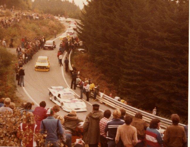 1979 Bergrennen Nuttlar - 1. Lauf ist beendet, die Fahrzeuge auf dem Weg nach unten, der 2. Lauf steht an