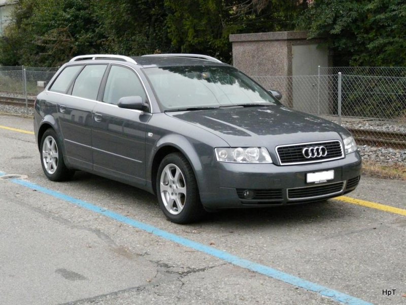 Audi A4 in Nidau am 11.10.2009