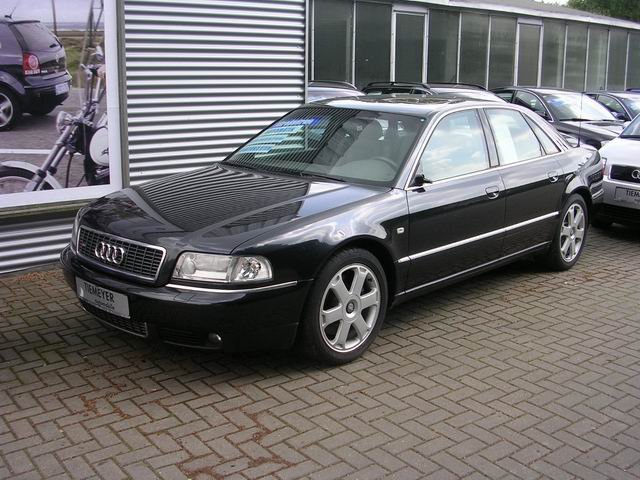 Audi S 8