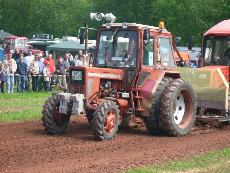 Belarus MTS 572 beim Russen-Traktorpulling in Oberlungwitz