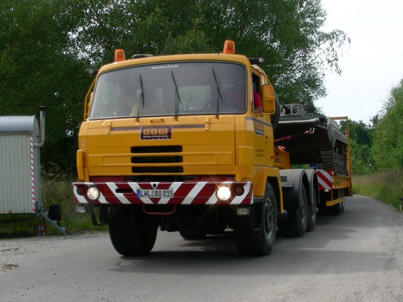 der Tatra 815 Sattelzug mit dem kleinen Spielzeug im Gepck,
7. Internatinalen Ostblock Fahrzeugtreffen in Ptnitz am 06.07.2008