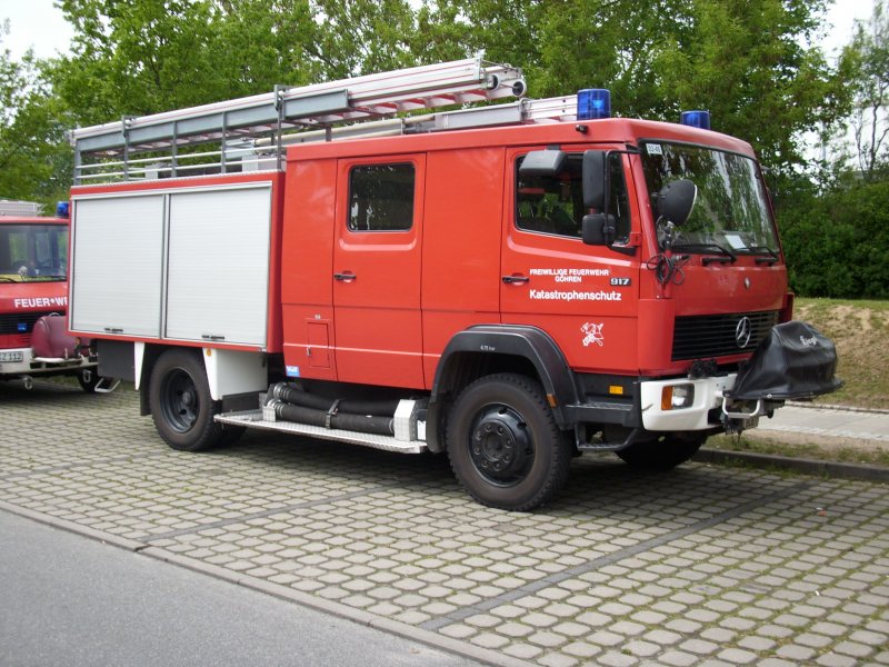 Die Feuerwehr aus Ghren war am 23.Mai 2009 mit ihrem Mercedes in Bergen/Rgen dabei.