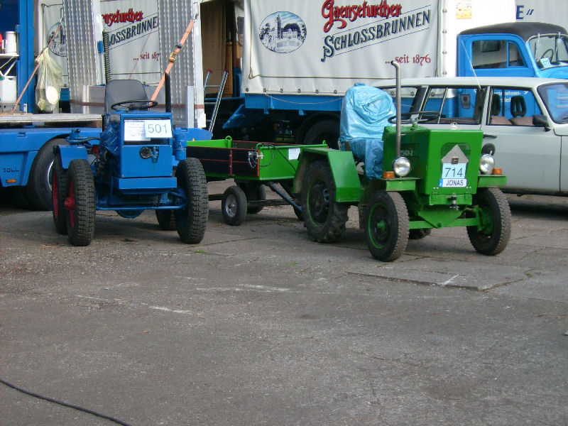 Diese beiden Eigenbau traktoren waren zum Bulldogtreffen auf dem AGRA gelnde in Markkleeberg zu sehen