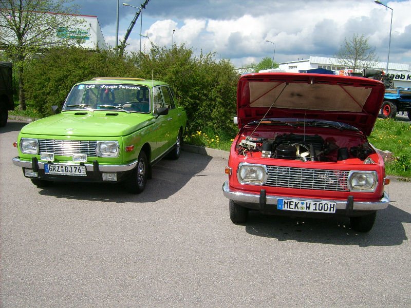 Diese beiden Wartburg 353 waren beim Oldtimertreffen in Hartmannsdorf zu sehen.